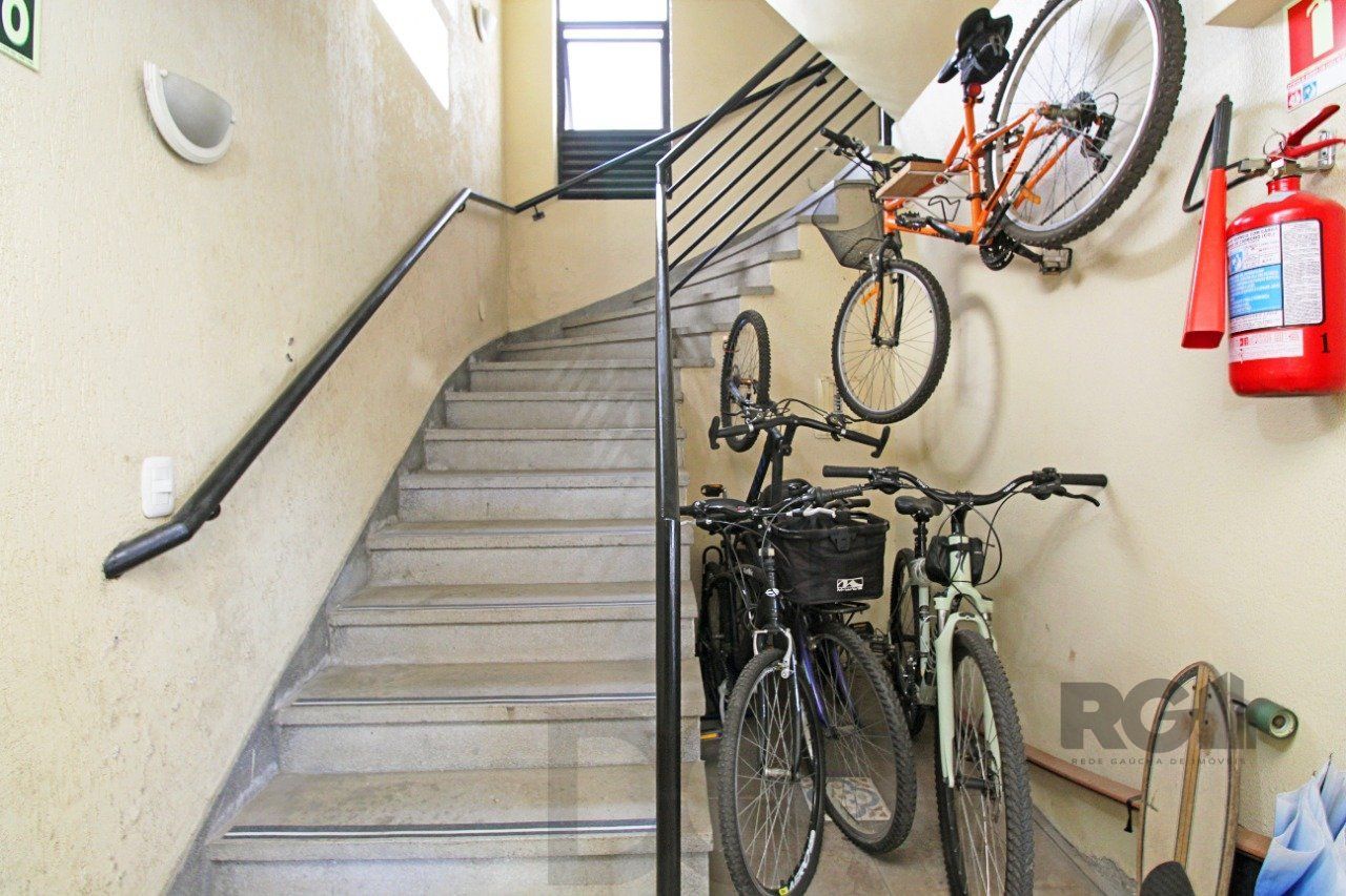 Apartamento de 2 dormitórios e 1 vaga de garagem no bairro Santana em PoA — foto 19