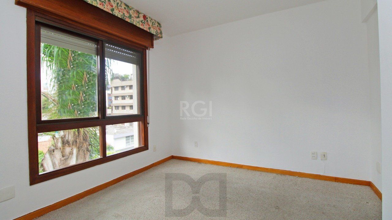 Apartamento de dois dormitórios e uma vaga de garagem na Rua Marcelo Gama, bairro Auxiliadora em Porto Alegre. — foto 16