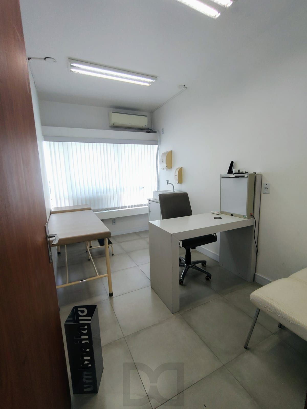 Sala ampla pois é ligada a outra ao lado do Colégio Santa Inês perto do Zaffari. — foto 18