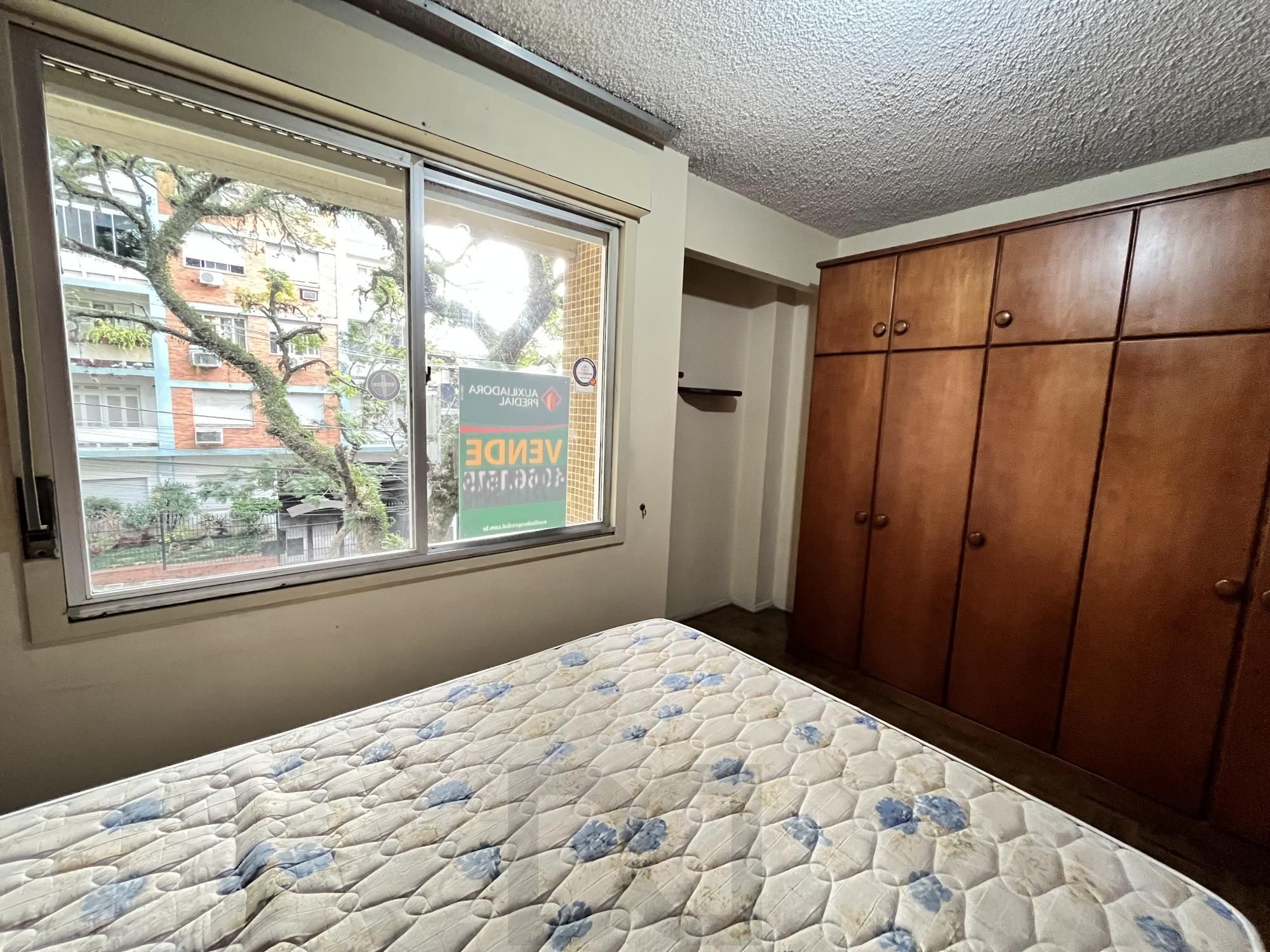 Apartamento de 2 quartos e 2 banheiros no bairro Independência em Porto Alegre — foto 12