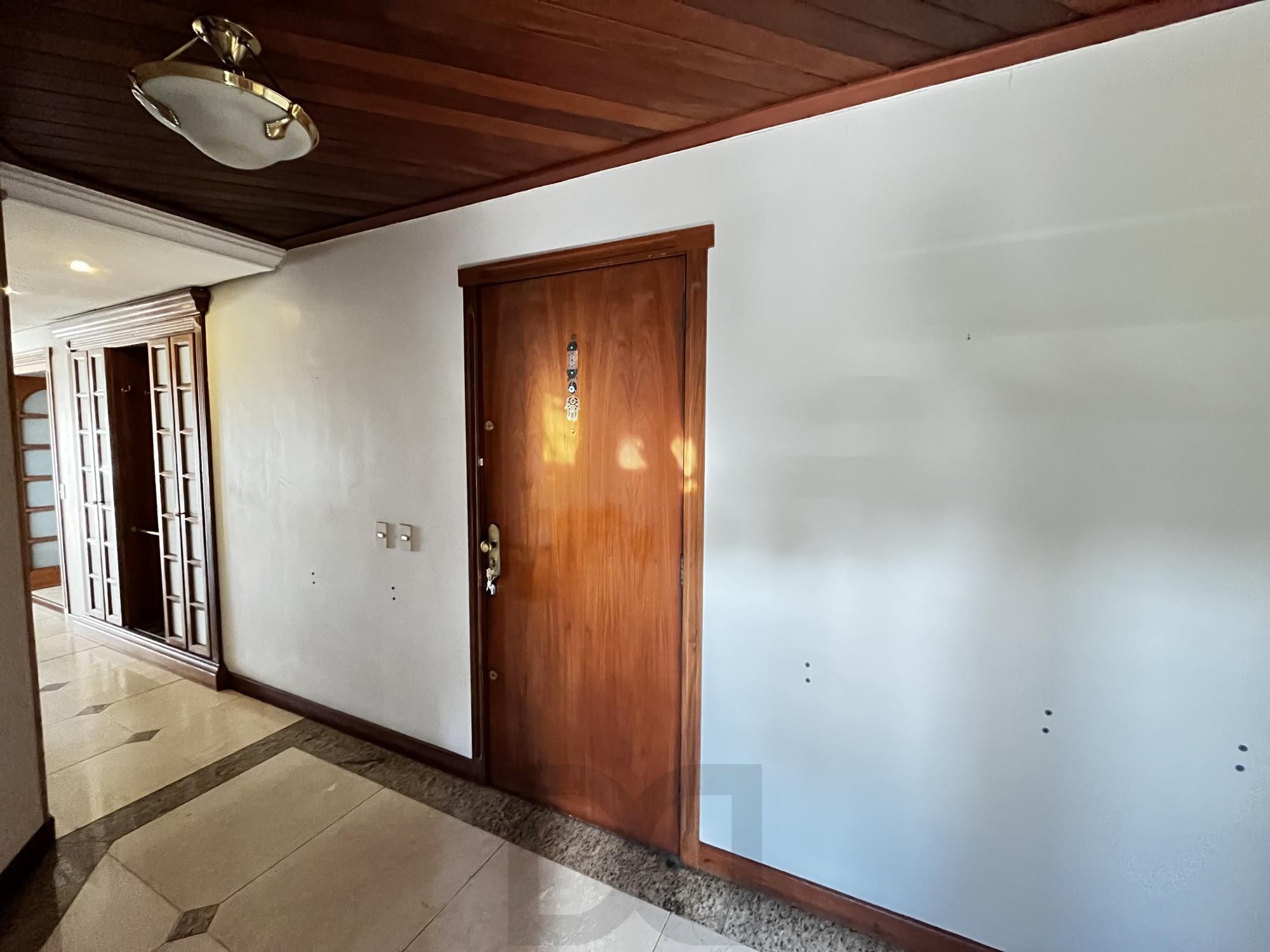 Cobertura com 3 suítes, gabinete, dependencia de empregada e 2 vagas Santana POA — foto 28