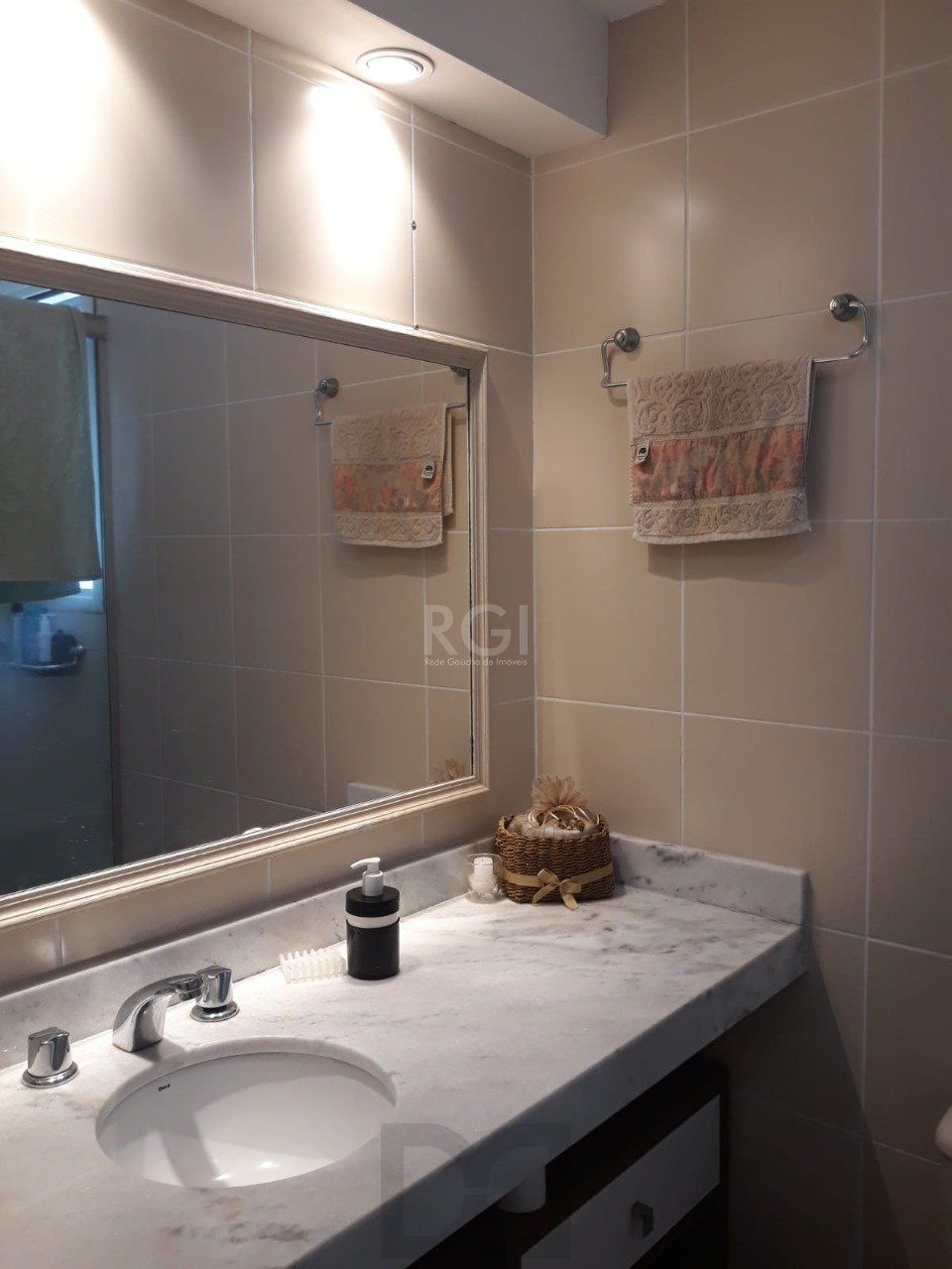 Apartamento de três dormitórios, suíte e uma vaga de garagem no bairro Cristo Redentor em Porto Alegre. — foto 15