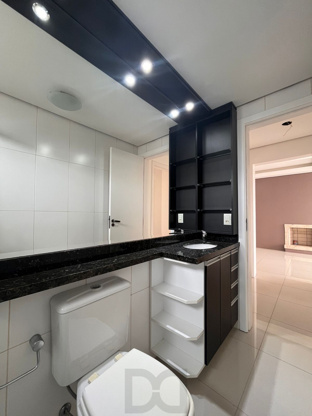 Excelente apartamento de 2 dormitórios com vaga dupla e depósito — foto 12