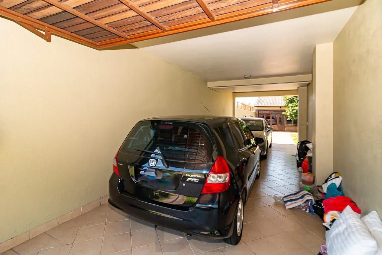 Casa com 4 dormitórios e 2 pavimentos em ótimo estado de conservação . — foto 30