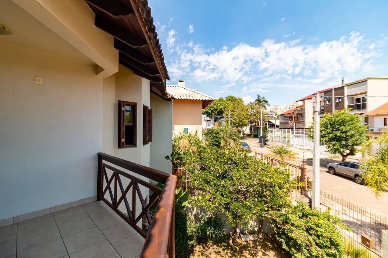 Casa com 4 dormitórios e 2 pavimentos em ótimo estado de conservação . — foto 20
