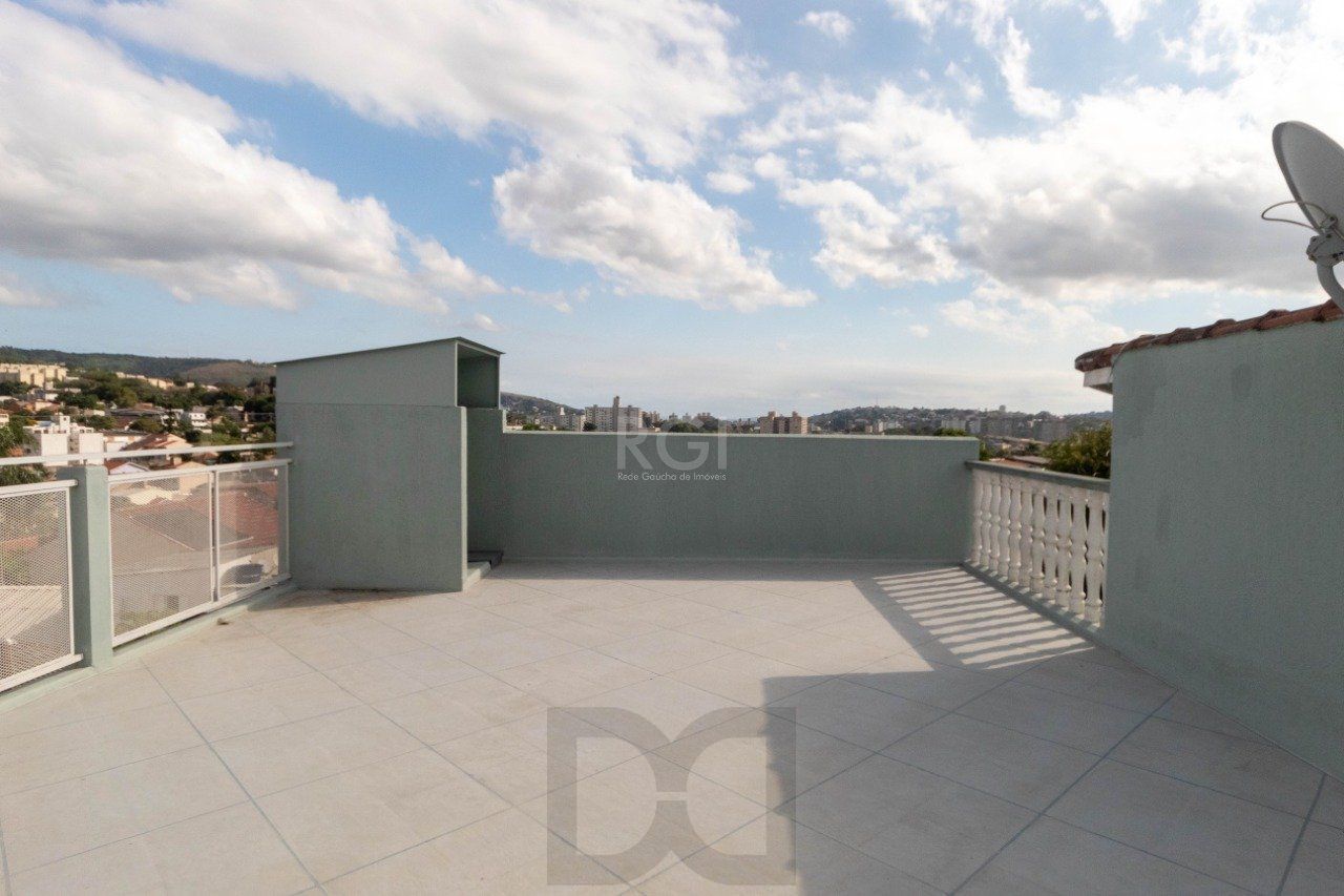 Casa para Venda - 250m², 3 dormitórios, sendo 2 suites, Partenon — foto 29