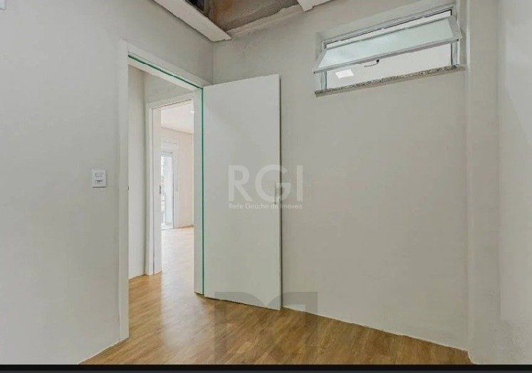 Casa para Venda - 220m², 3 dormitórios, sendo 2 suites, 2 vagas - Partenon — foto 16