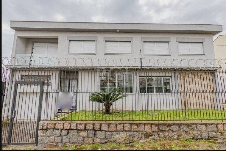 Casa para Venda - 220m², 3 dormitórios, sendo 2 suites, 2 vagas - Partenon — foto 1