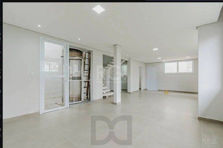 Casa para Venda - 220m², 3 dormitórios, sendo 2 suites, 2 vagas - Partenon — foto 6