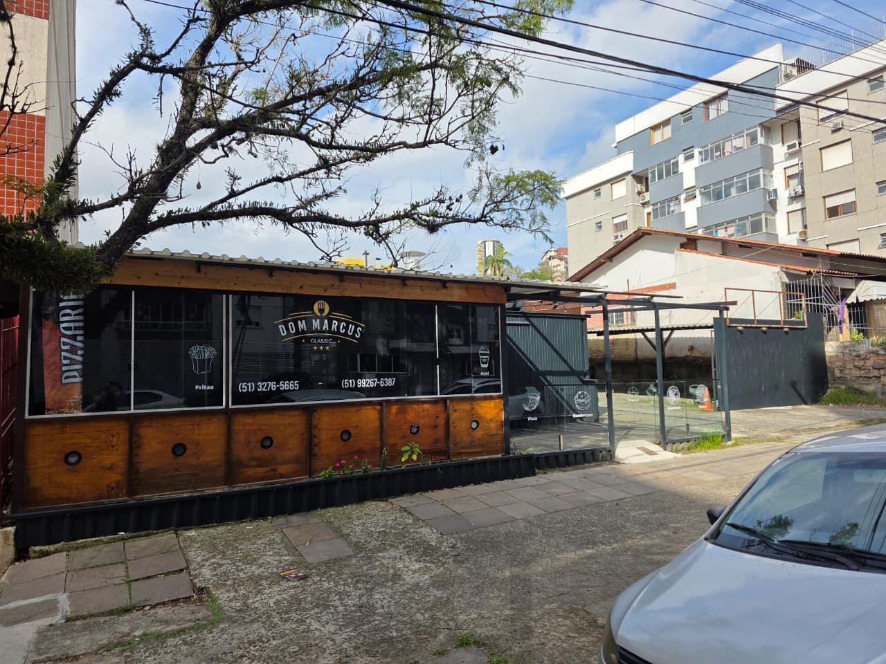 AMPLO TERRENO PLANO NO BAIRRO MENINO DEUS — foto 3