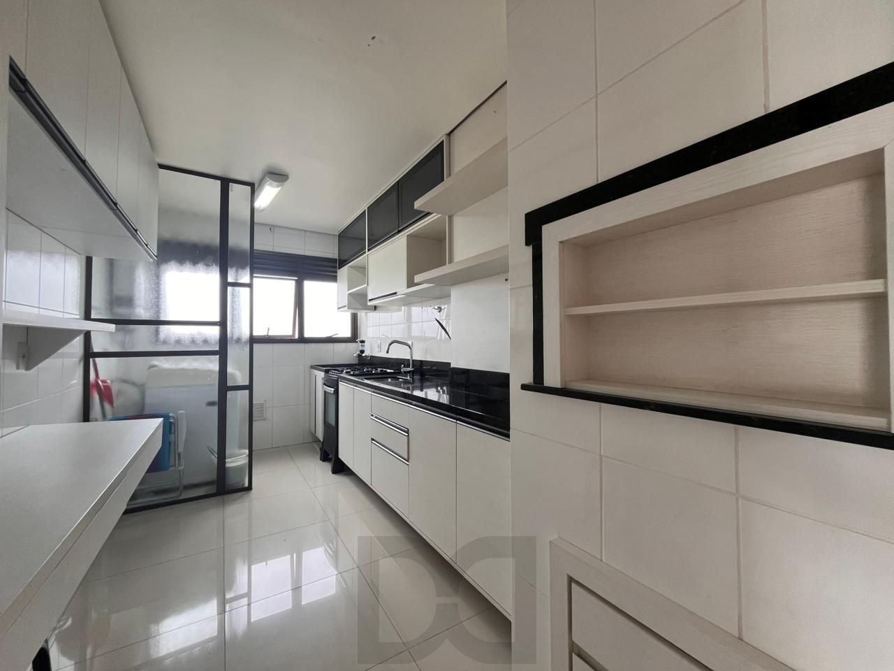 Excelente apartamento de 2 dormitórios com vaga dupla e depósito — foto 4