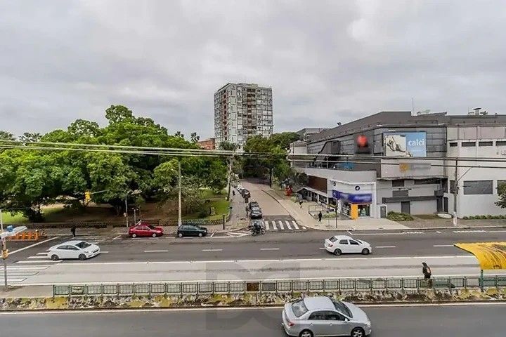 Sala comercial à venda na Avenida Azenha/ 68M² — foto 1