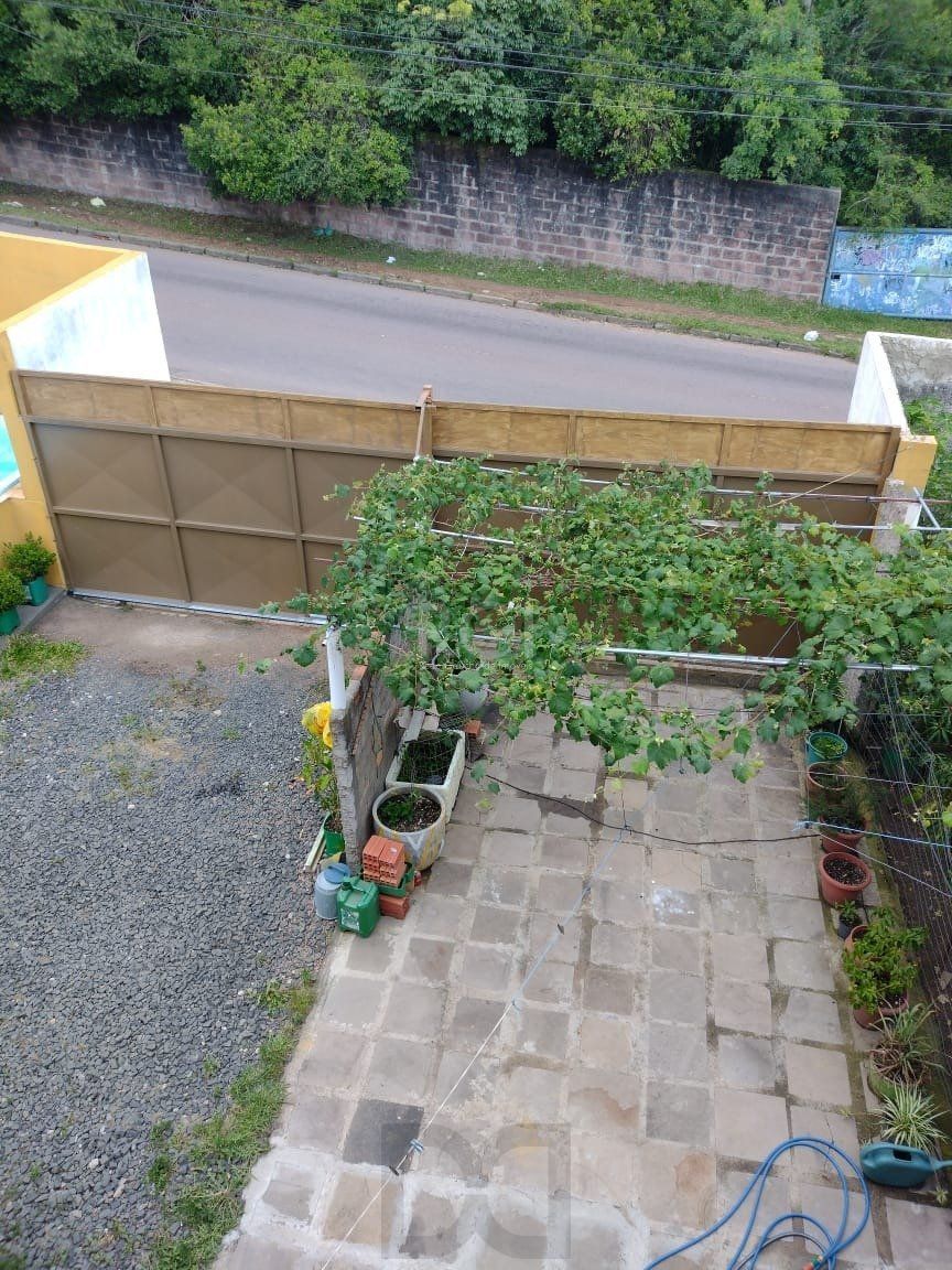 Casa para Venda - 0.18m², 2 dormitórios, sendo 2 suites, 3 vagas - Lomba do Pinheiro — foto 14