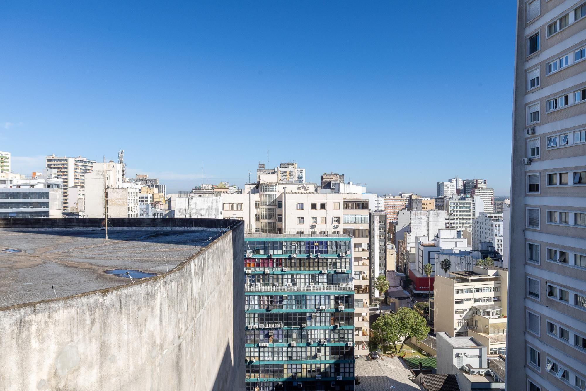 Apartamento de 2 dorm./ na Av. Independência, / Em frente ao Complexo Hospitalar Santa Casa e próximo à UFRGS. — foto 21