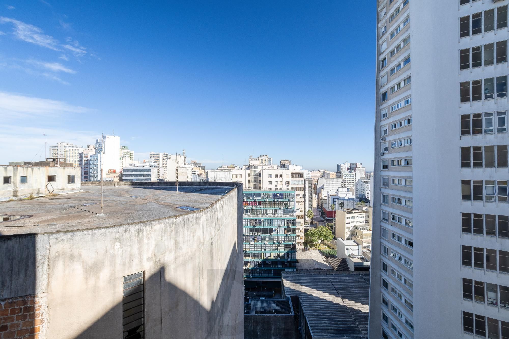 Apartamento de 2 dorm./ na Av. Independência, / Em frente ao Complexo Hospitalar Santa Casa e próximo à UFRGS. — foto 22
