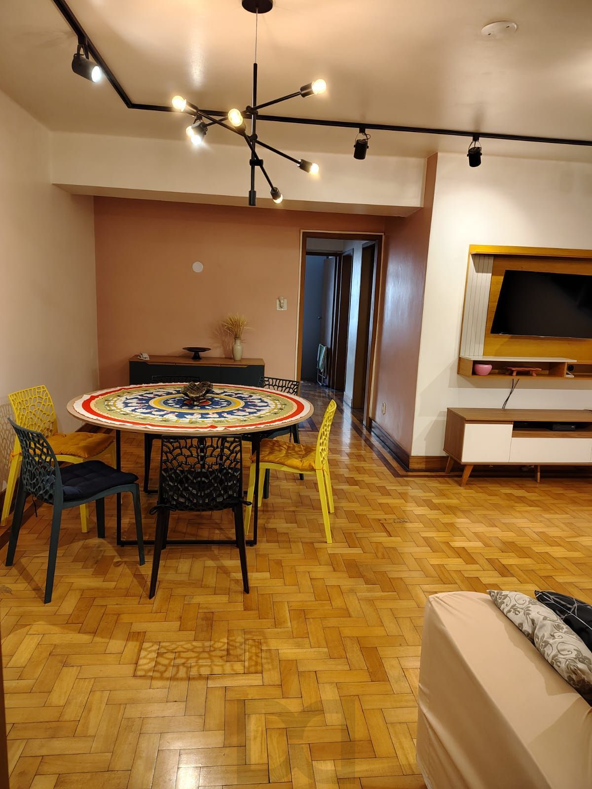 Apartamento Espaçoso no Centro Histórico com Móveis Sob Medida — foto 1