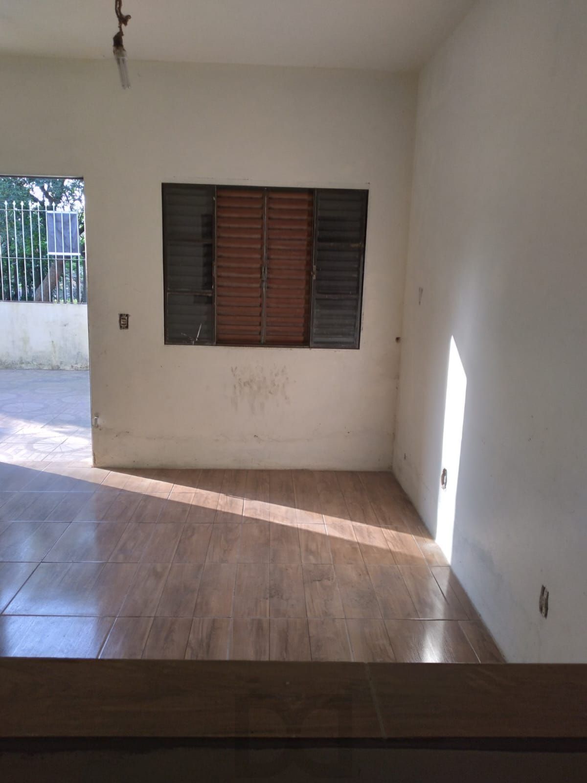 Casa com 2 dorm. de alvenaria em região arborizanada. — foto 3
