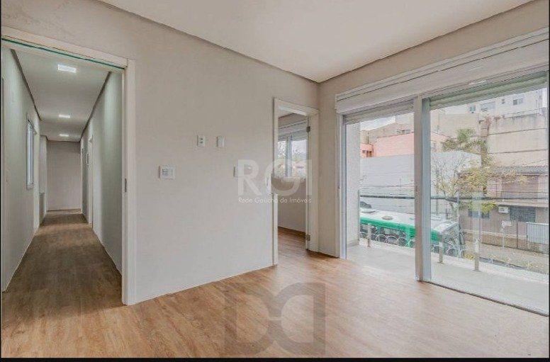 Casa para Venda - 220m², 3 dormitórios, sendo 2 suites, 2 vagas - Partenon — foto 19