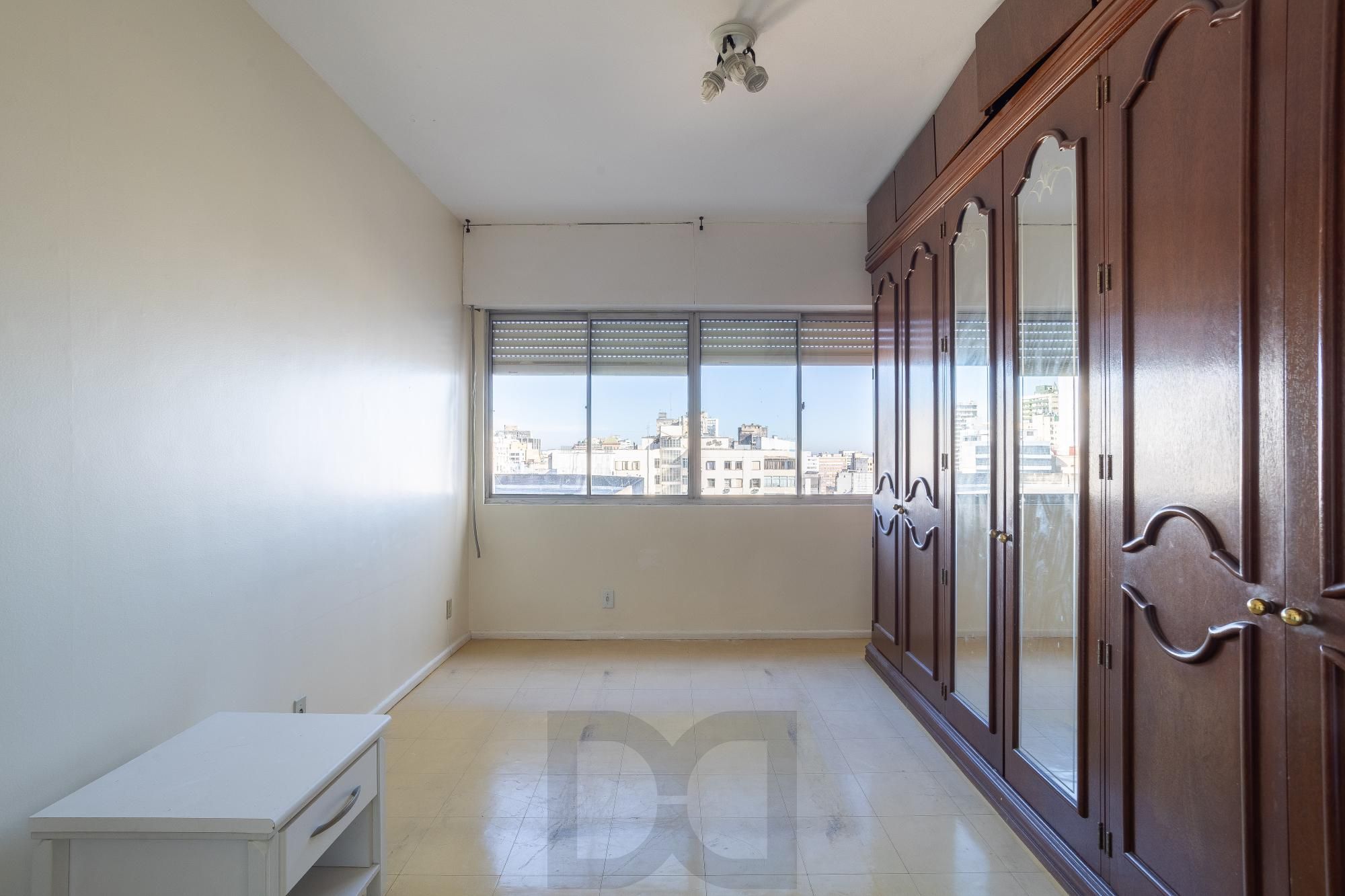 Apartamento de 2 dorm./ na Av. Independência, / Em frente ao Complexo Hospitalar Santa Casa e próximo à UFRGS. — foto 26