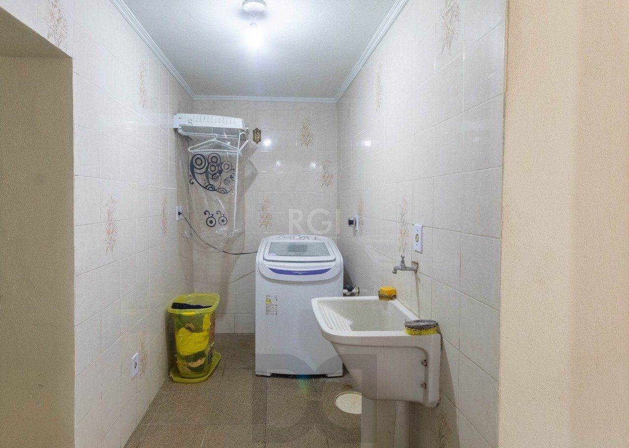 Casa para Venda - 250m², 3 dormitórios, sendo 2 suites, Partenon — foto 36