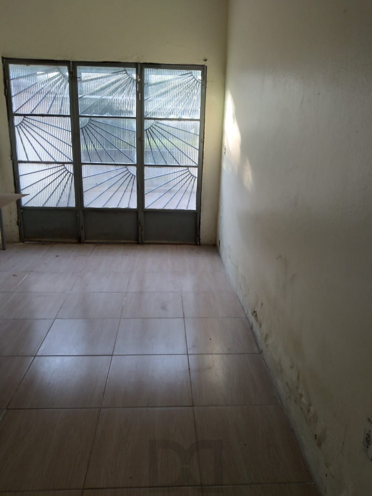 Casa com 2 dorm. de alvenaria em região arborizanada. — foto 6