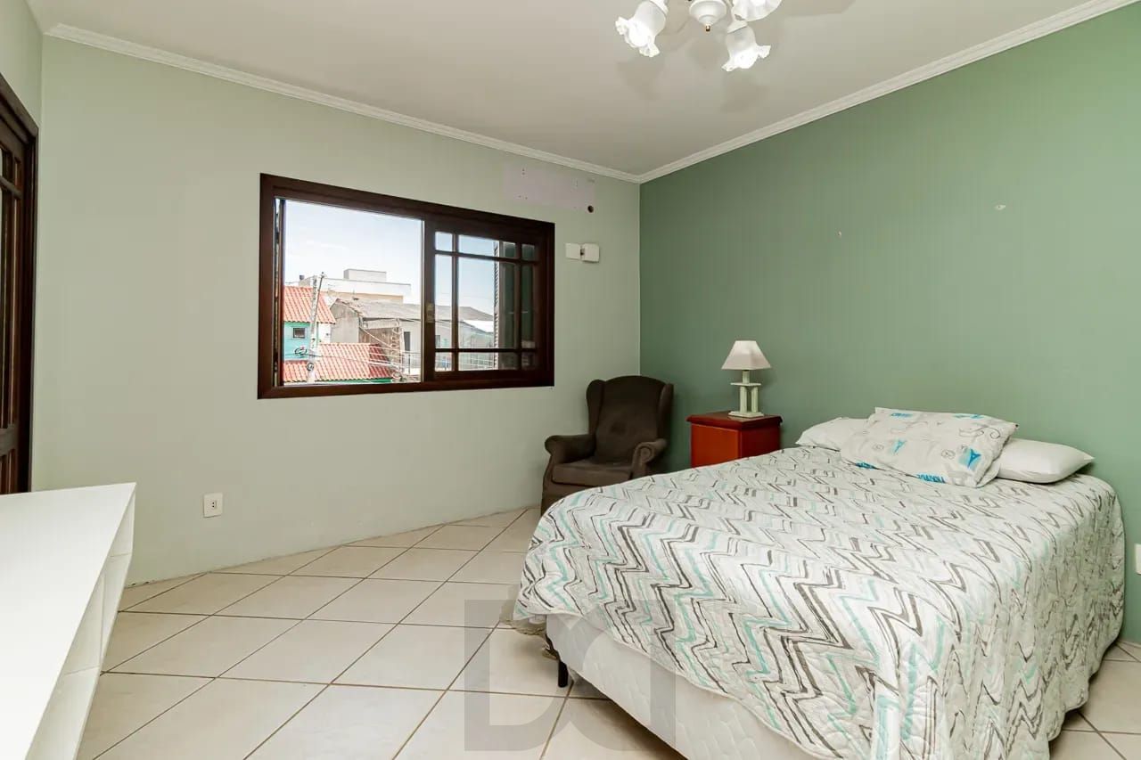 Casa com 4 dormitórios e 2 pavimentos em ótimo estado de conservação . — foto 13