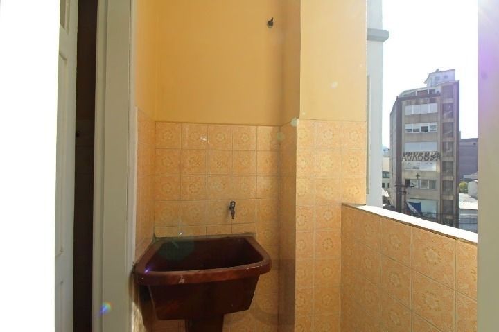 Apartamento 102m² 3 Dormitórios na avenida Venancio Aires/ Próximo hospital Clinicas e Brik da Redenção — foto 9
