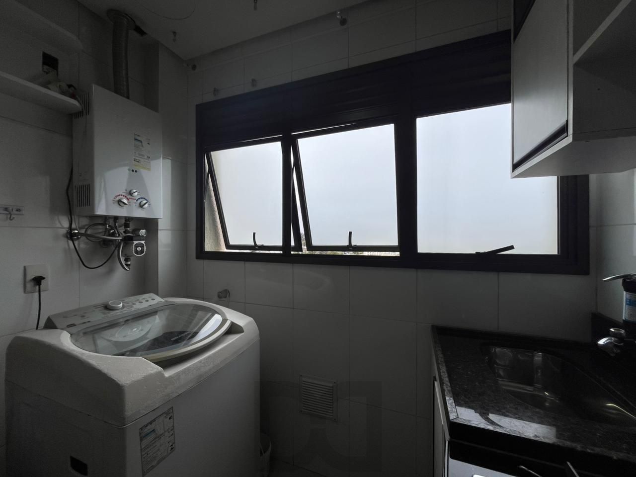 Excelente apartamento de 2 dormitórios com vaga dupla e depósito — foto 7