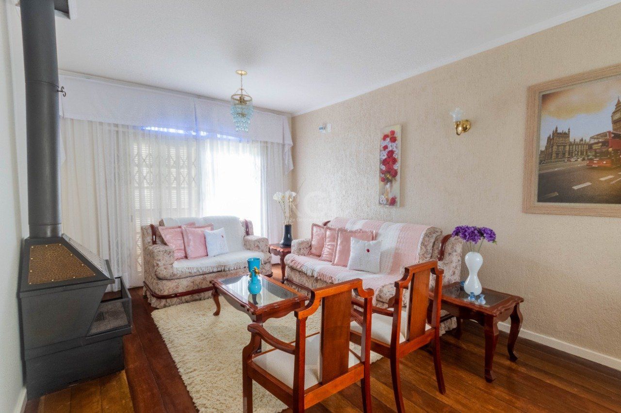 Casa para Venda - 250m², 3 dormitórios, sendo 2 suites, Partenon — foto 3