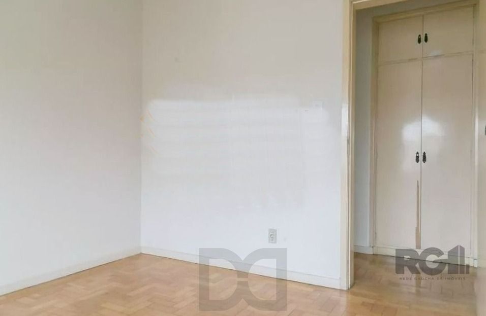 APARTAMENTO 3 DORMITÓRIOS COM GARAGEM NO BAIRRO FARROUPILHA EM PORTO ALEGRE — foto 13