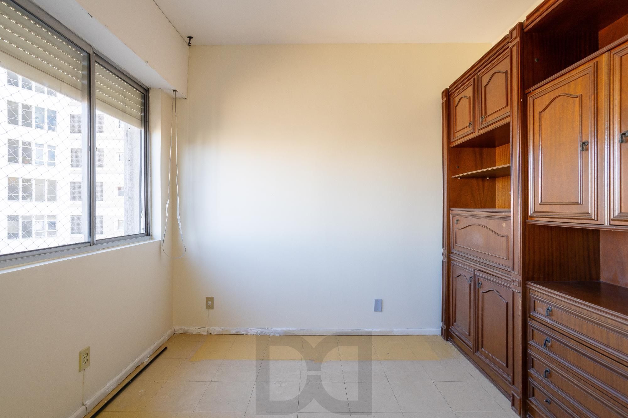 Apartamento de 2 dorm./ na Av. Independência, / Em frente ao Complexo Hospitalar Santa Casa e próximo à UFRGS. — foto 17