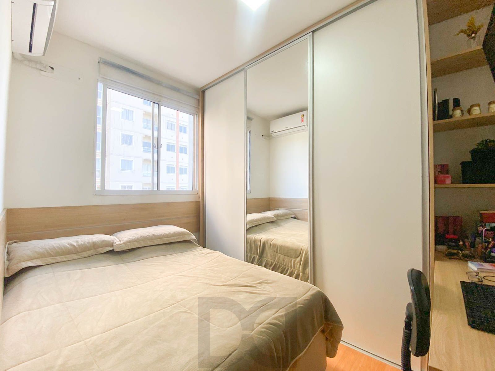 Apartamento / 2 Quartos / Sacada e Churrasqueira / 1 Vaga / Santa Fé / Porto Alegre / RS — foto 10