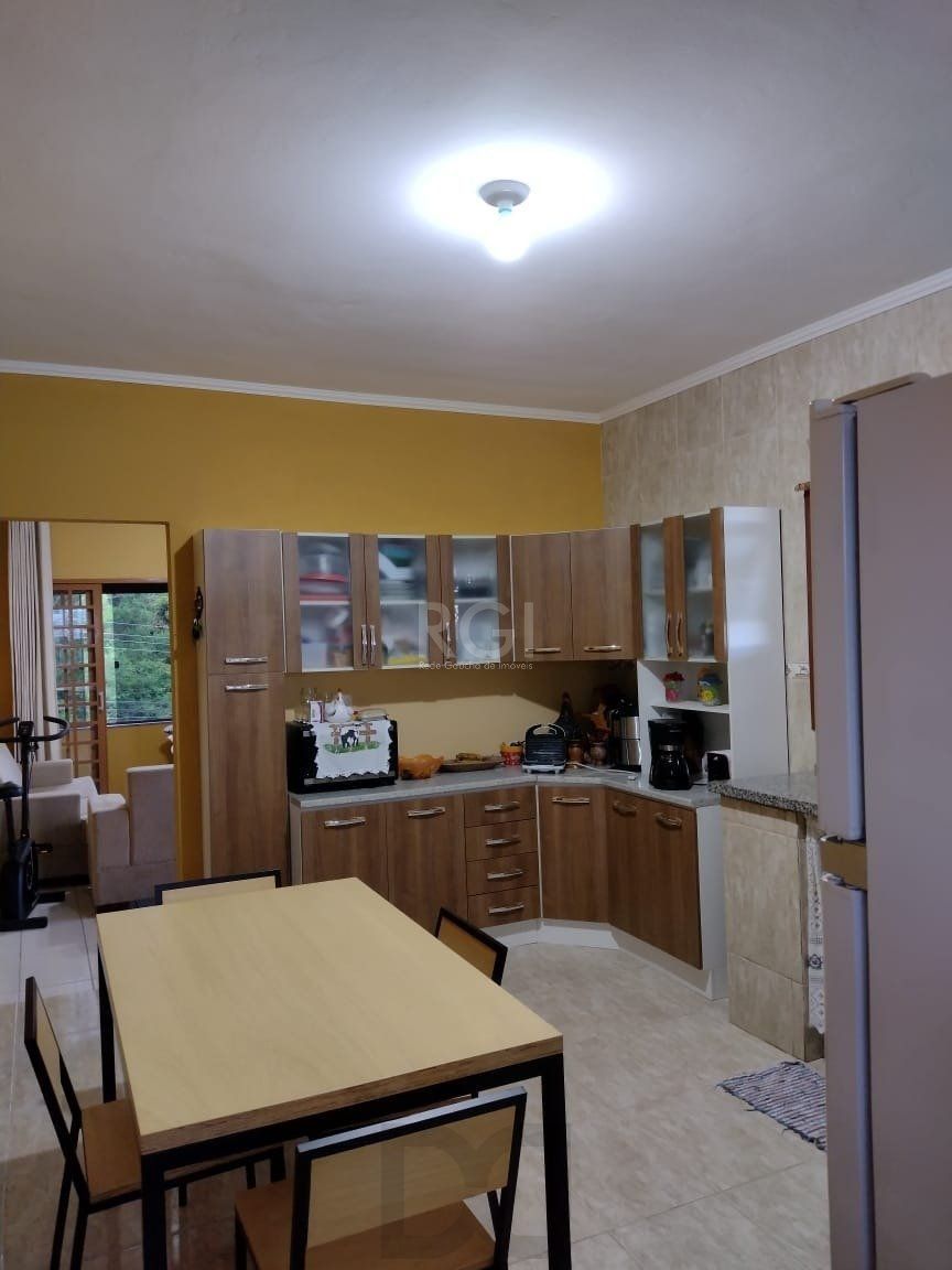 Casa para Venda - 0.18m², 2 dormitórios, sendo 2 suites, 3 vagas - Lomba do Pinheiro — foto 7