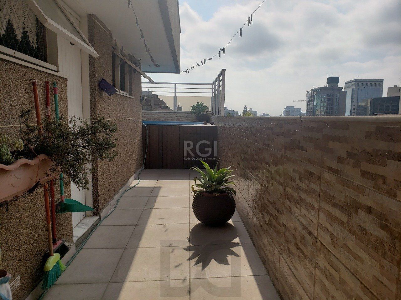 Cobertura para Venda - 296m², 3 dormitórios, sendo 1 suites, 3 vagas - Petrópolis — foto 17