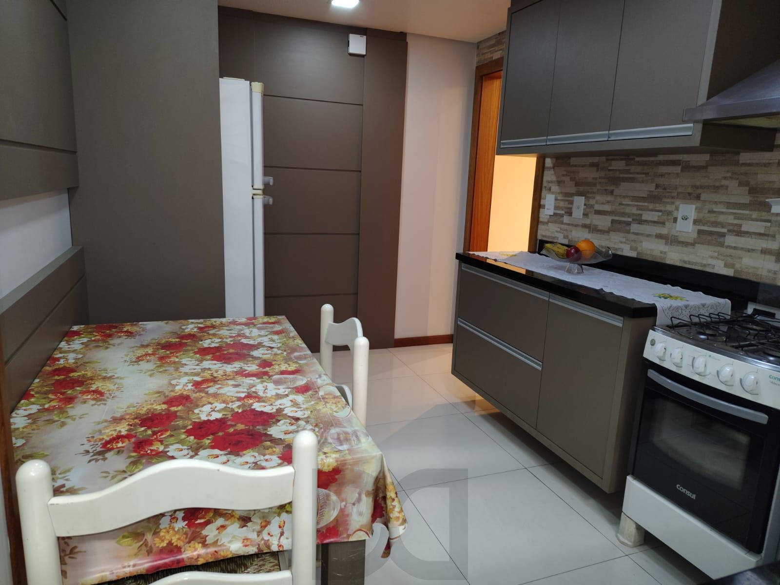 Apartamento Espaçoso no Centro Histórico com Móveis Sob Medida — foto 4