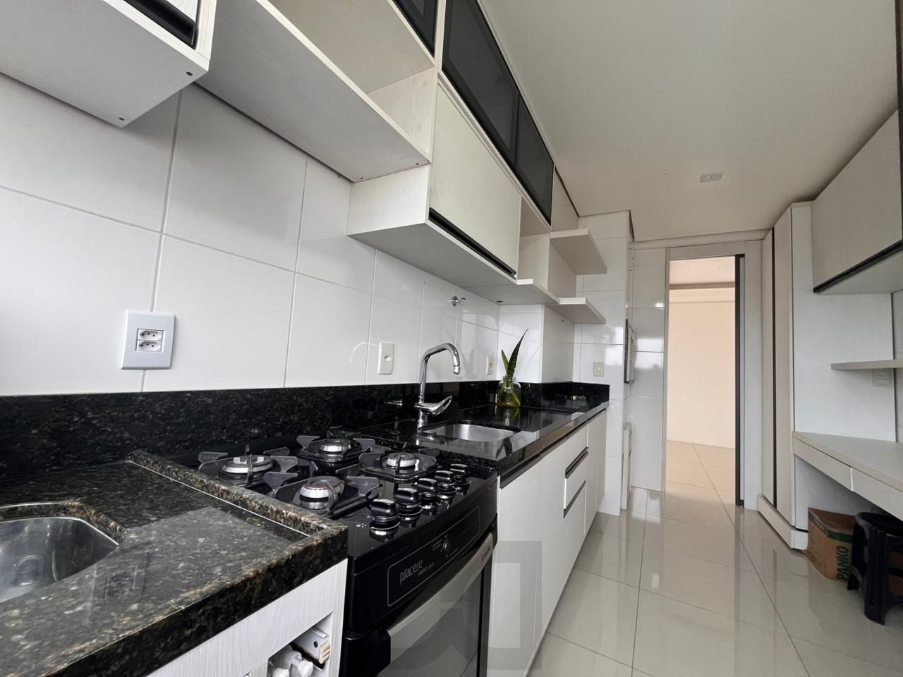 Excelente apartamento de 2 dormitórios com vaga dupla e depósito — foto 5