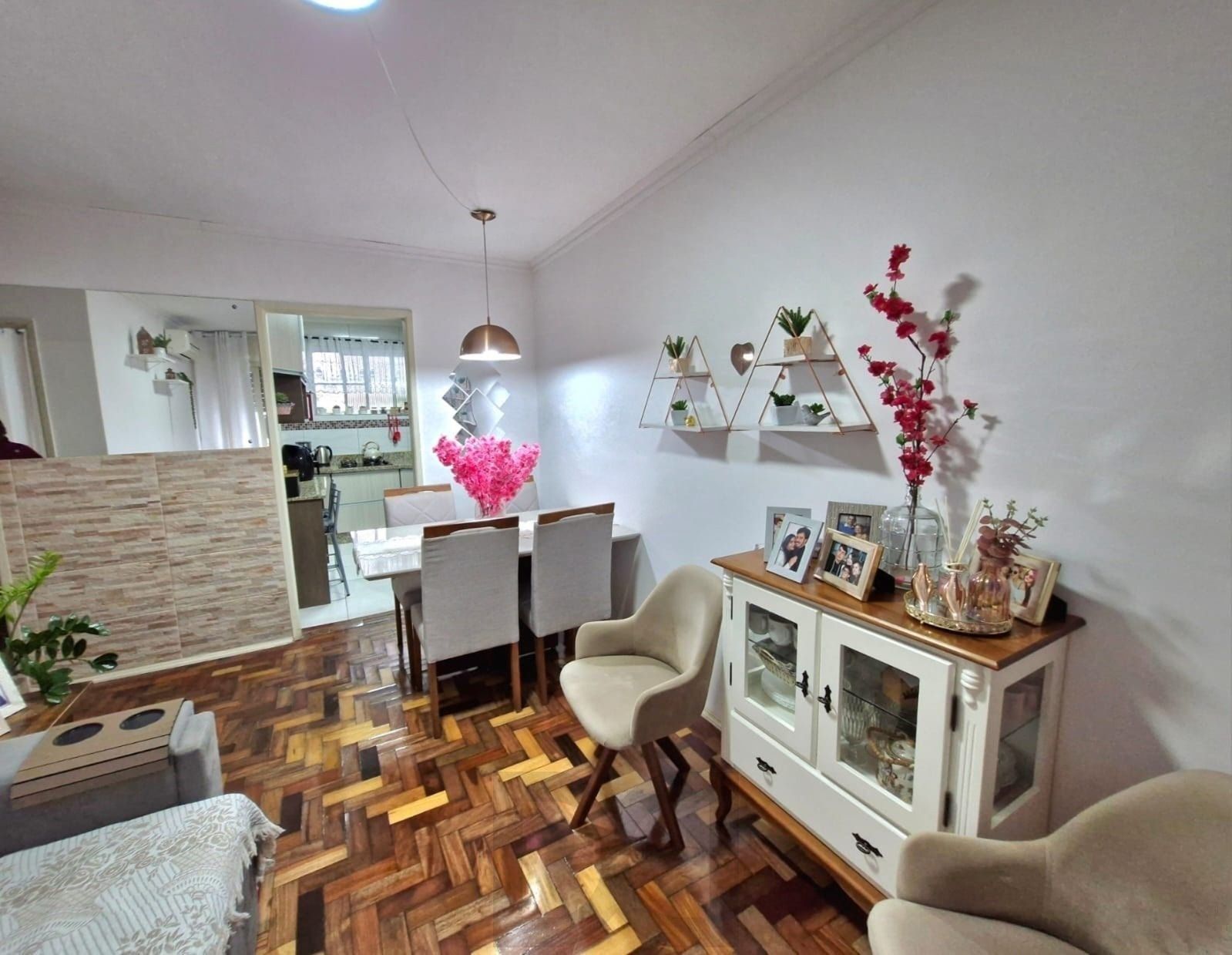 Apartamento de 2 dormitórios, no bairro Humaitá, em Porto Alegre — foto 1
