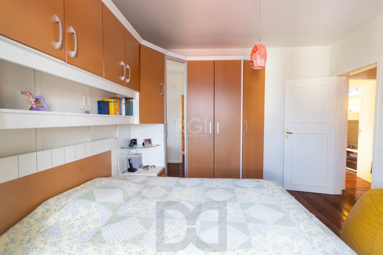 Casa para Venda - 250m², 3 dormitórios, sendo 2 suites, Partenon — foto 23