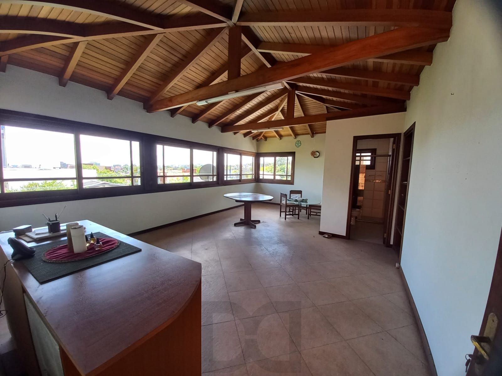 Casa Completa com Piscina, Escritório e 6 Dormitórios — foto 4