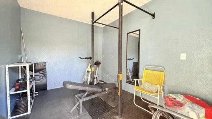 Casa de 4 dormitórios, uma suíte, pátio com piscina nos fundos e espaço para até 3 carros no Chácara das Pedras — foto 18