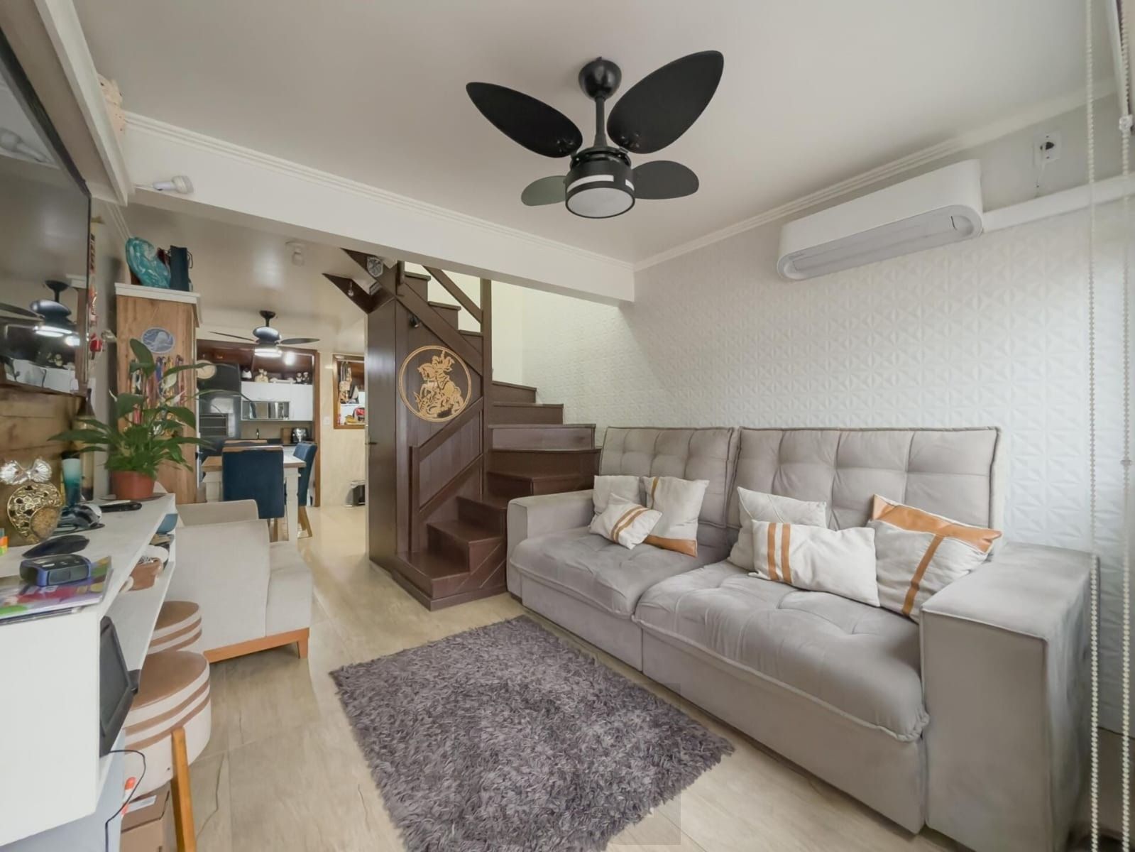 Casa em Condomínio Fechado Pronta Para Entrar e Morar, 2 Dormitórios, Vaga Coberta e Churrasqueira ! — foto 1