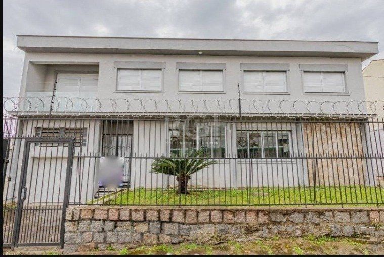 Casa para Venda - 220m², 3 dormitórios, sendo 2 suites, 2 vagas - Partenon — foto 2
