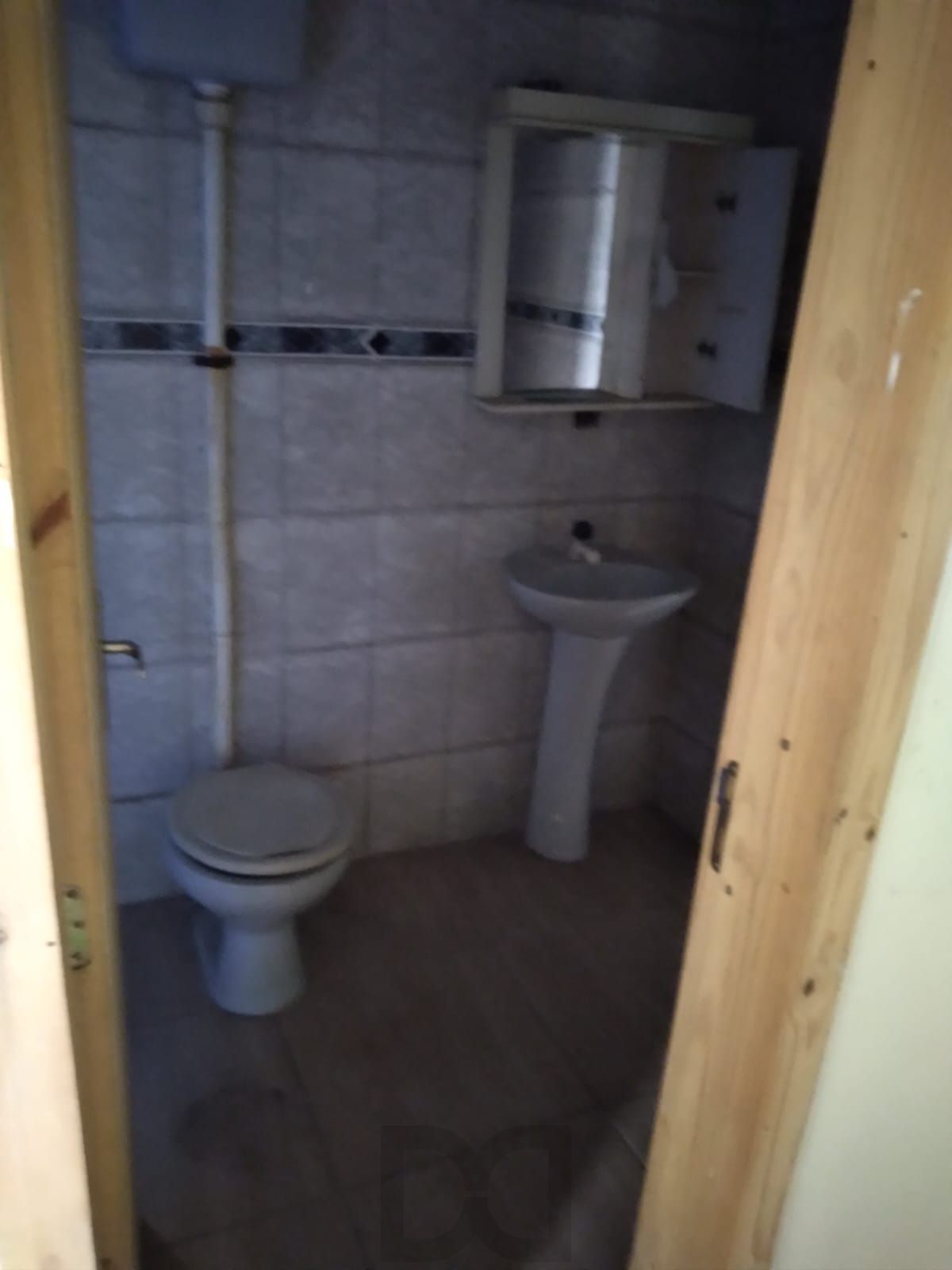 Casa com 2 dorm. de alvenaria em região arborizanada. — foto 7