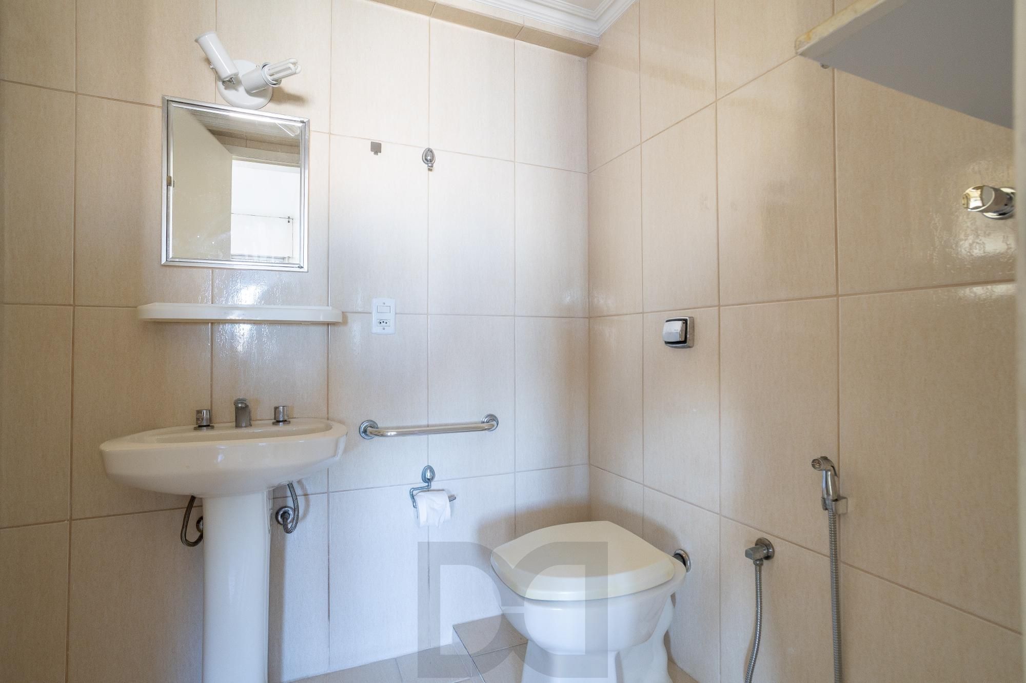 Apartamento de 2 dorm./ na Av. Independência, / Em frente ao Complexo Hospitalar Santa Casa e próximo à UFRGS. — foto 20