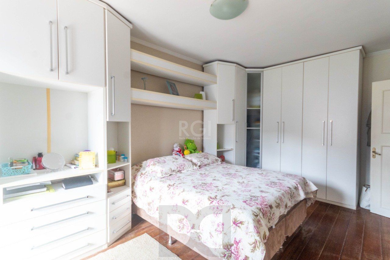 Casa para Venda - 250m², 3 dormitórios, sendo 2 suites, Partenon — foto 16