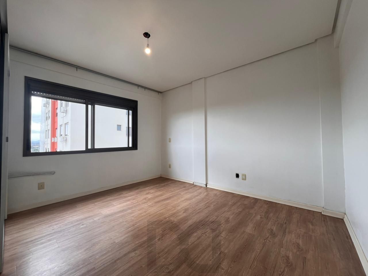 Excelente apartamento de 2 dormitórios com vaga dupla e depósito — foto 9