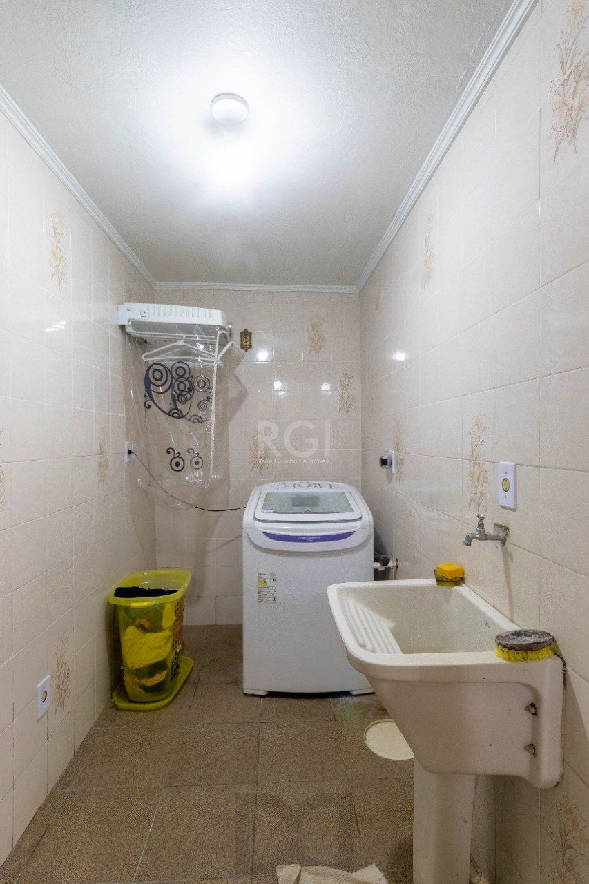 Casa para Venda - 250m², 3 dormitórios, sendo 2 suites, Partenon — foto 37