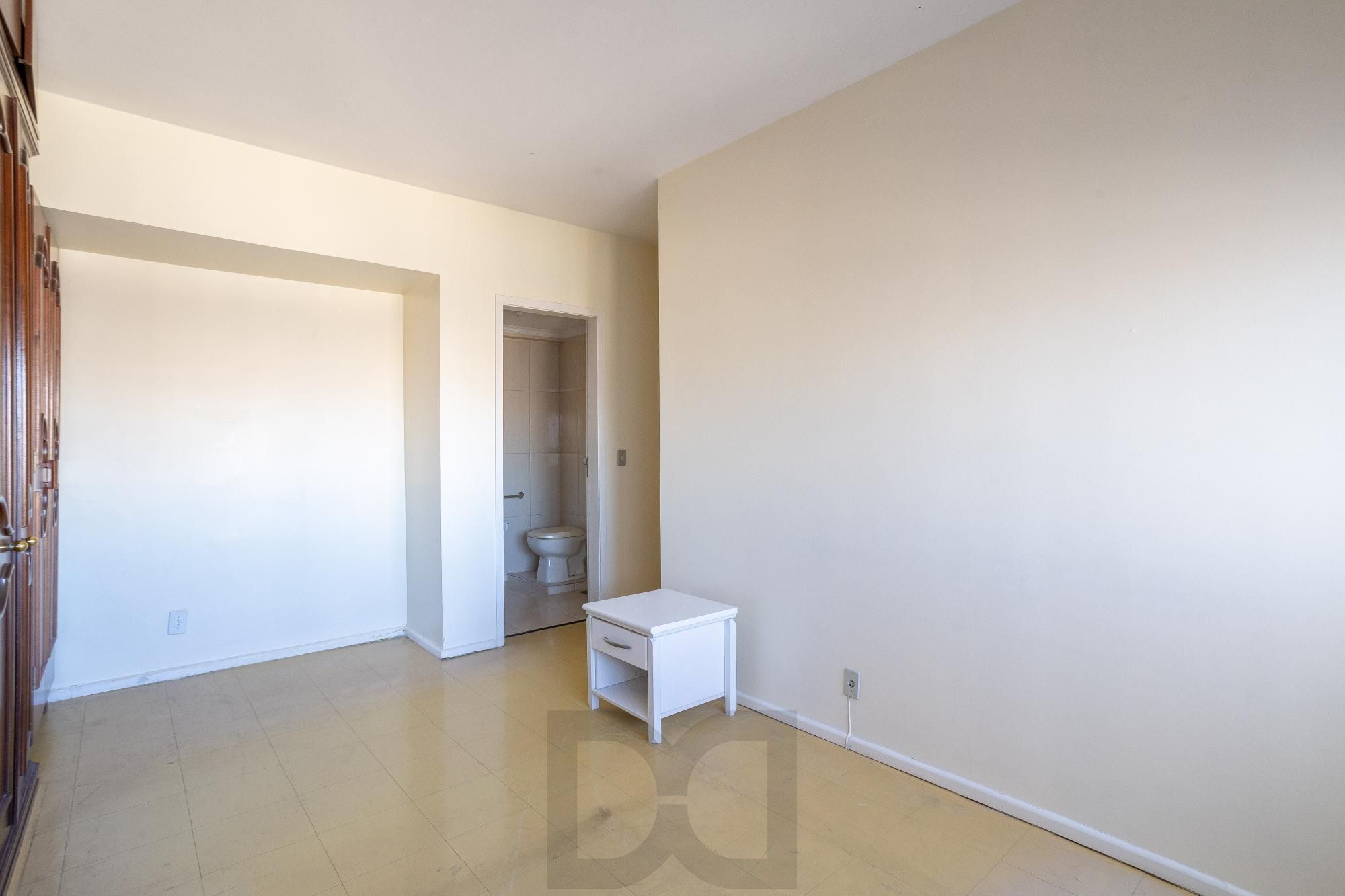 Apartamento de 2 dorm./ na Av. Independência, / Em frente ao Complexo Hospitalar Santa Casa e próximo à UFRGS. — foto 24