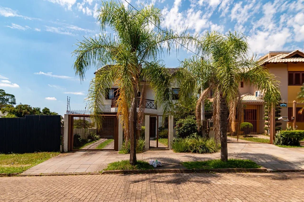 Casa com 4 dormitórios e 2 pavimentos em ótimo estado de conservação . — foto 28
