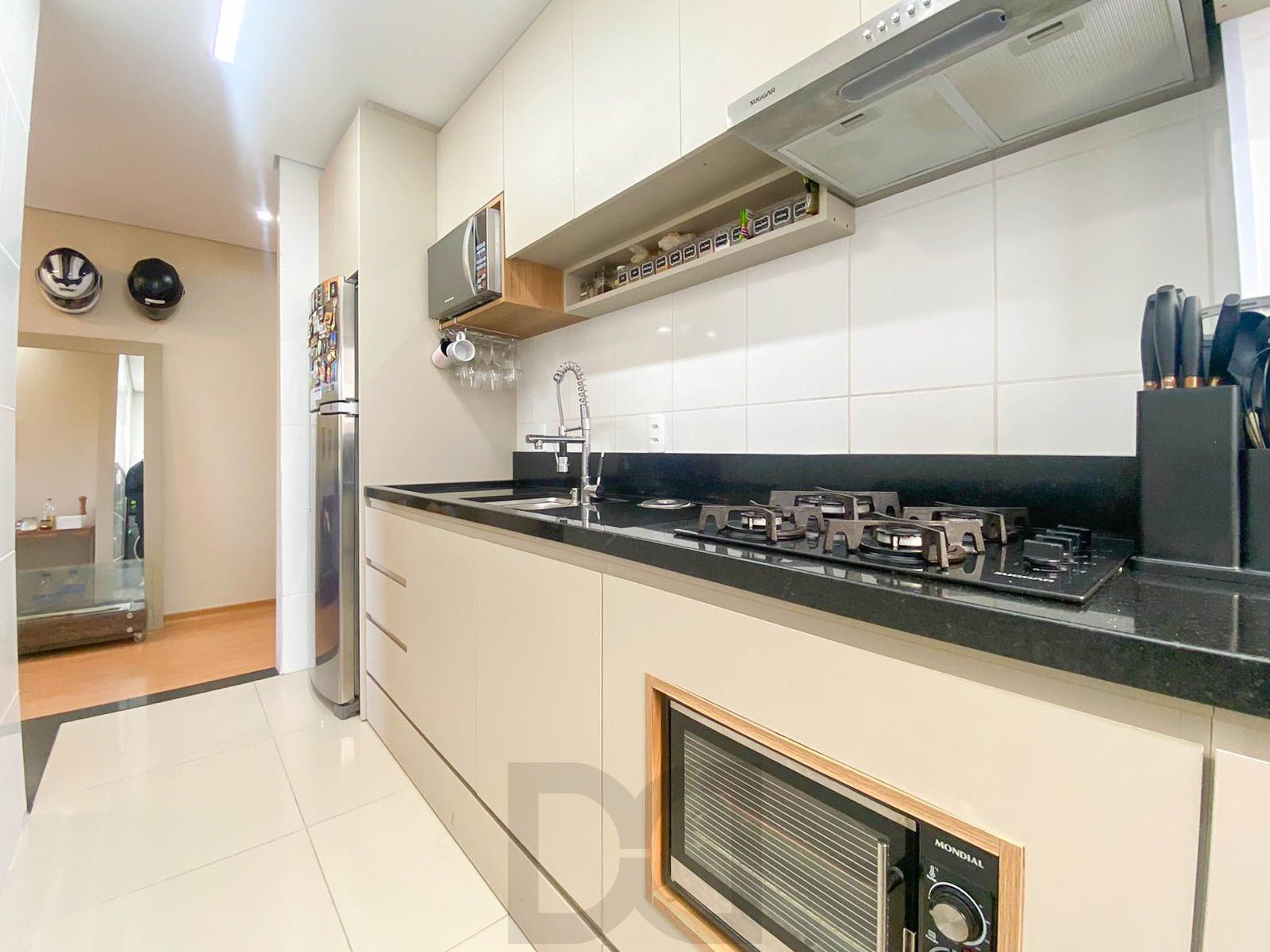 Apartamento / 2 Quartos / Sacada e Churrasqueira / 1 Vaga / Santa Fé / Porto Alegre / RS — foto 8